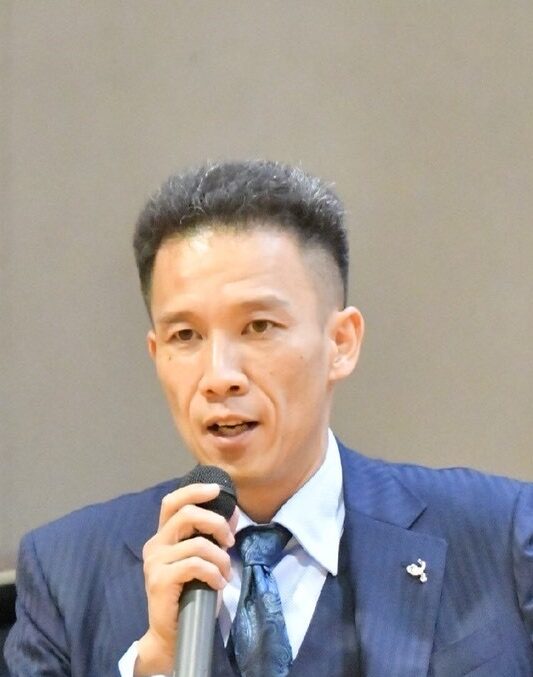 金丸　滋