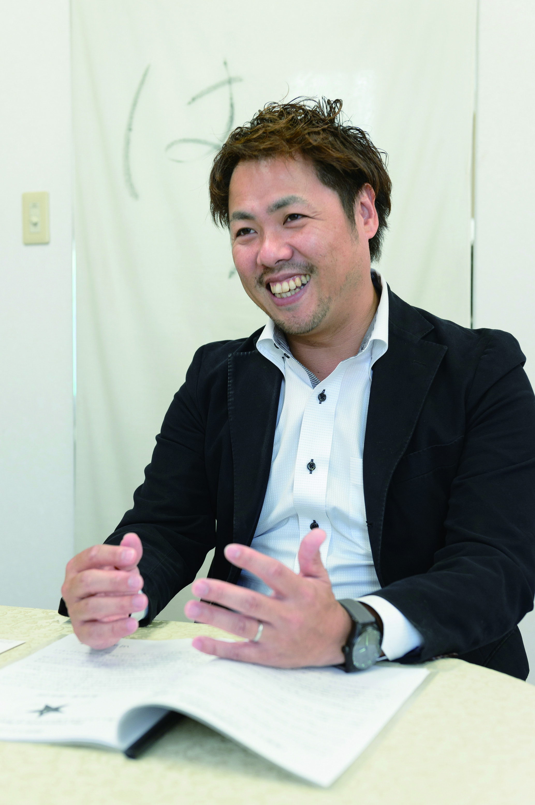 田代 緯