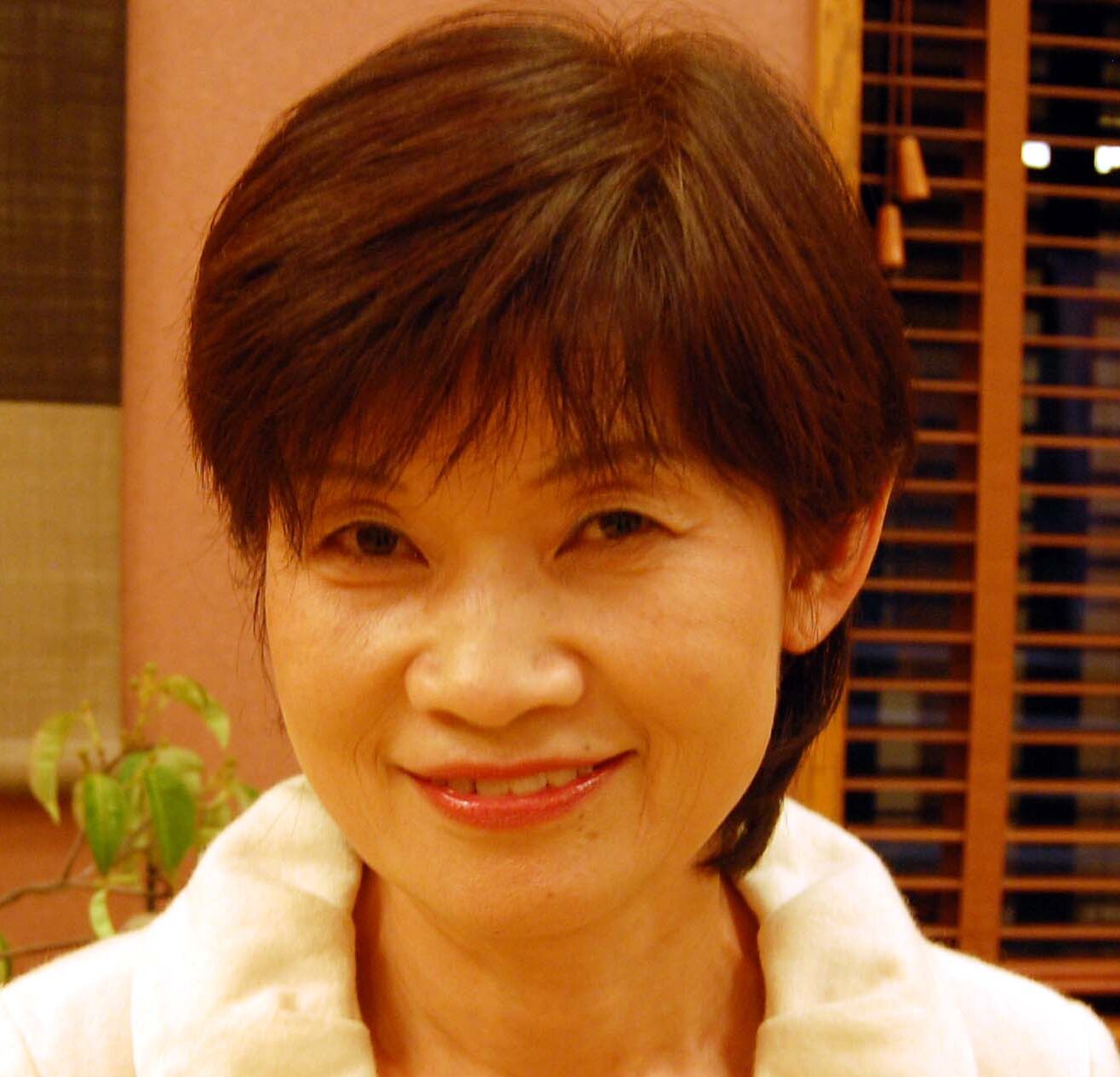 岡崎　多美子
